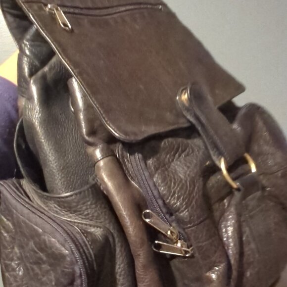 Boulder Ridge Leather Backpack - Picture 5 of 16